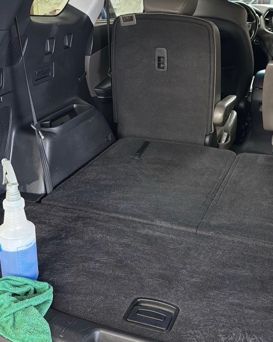 Same cargo area after pet hair removal and vacuum